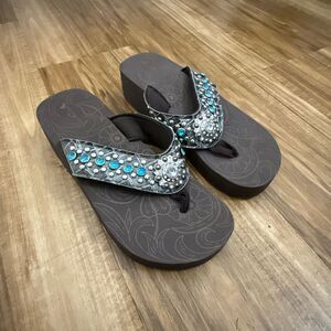 Montana West Tooled Rhinestone Wedge Flip Flops Coffee and Turquoise Size 10 NWO